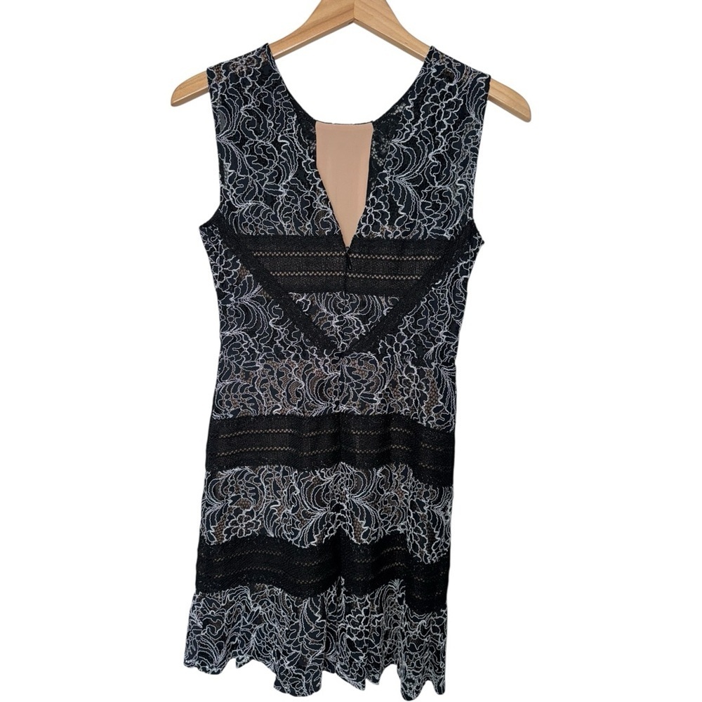 BCBGMAXAZRIA Tasha Cocktail Dress in Black & White Lace Sleeveless Mini Small 4 - Picture 5 of 8